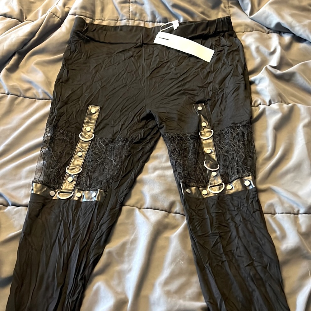 Nwt punk/ goth style leggings.